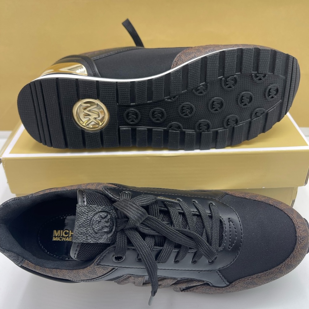 Michael Kors MADDY TRAINER MK SIG SM/MK PATCH
49F1MAFS1B Athletic Sneakers
Brown - Picture 3 of 16
